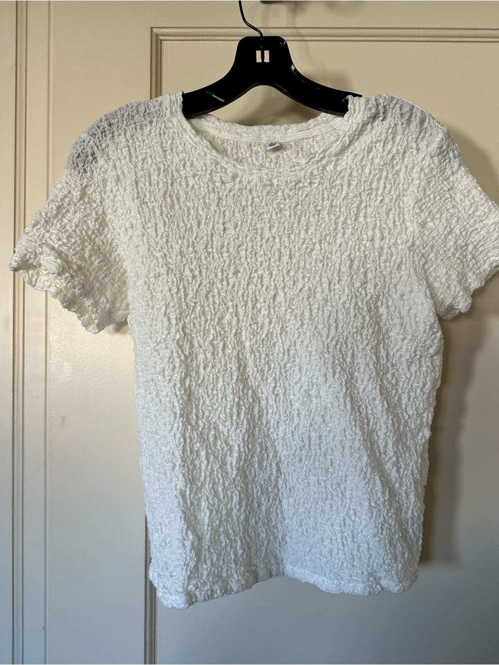 Uniqlo Popcorn Textured Short-Sleeve Women’s Tee